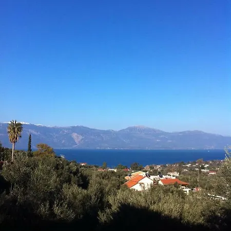 Wooden House With Amazing View Hébergement de vacances
